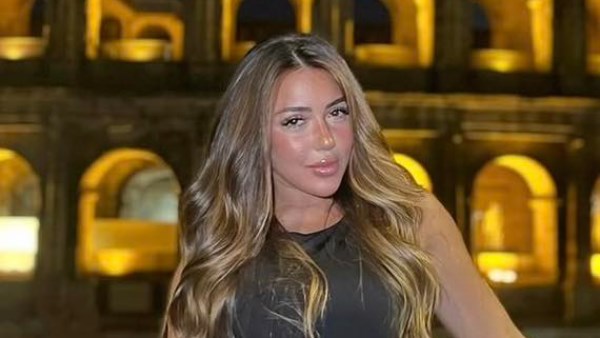 فستان أنيق.. سارة سلامة تستعرض رشاقتها فستان أنيق.. سارة سلامة تستعرض رشاقتها