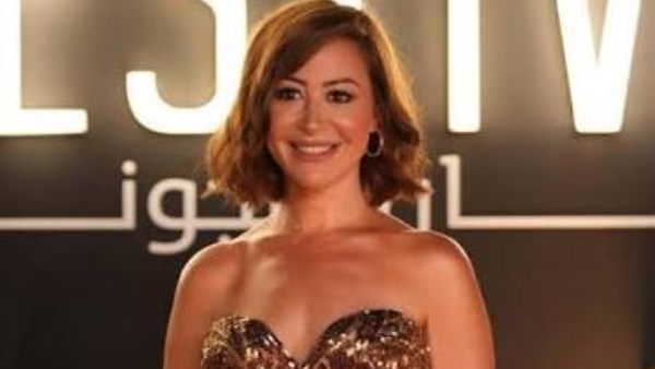 أجمل إطلالات منة شلبي في مهرجان الجونة السينمائي 2025 بعد إعلان زواجها