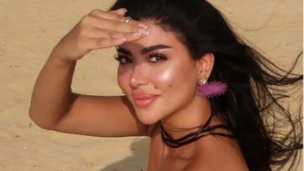 كارولين عزمي تستعرض أناقتها على البحر.. شاهد كارولين عزمي تستعرض أناقتها على البحر.. شاهد