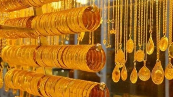 الذهب يربح محليًا أكثر من العالم.. سر انفصال السوق المصري عن البورصات؟