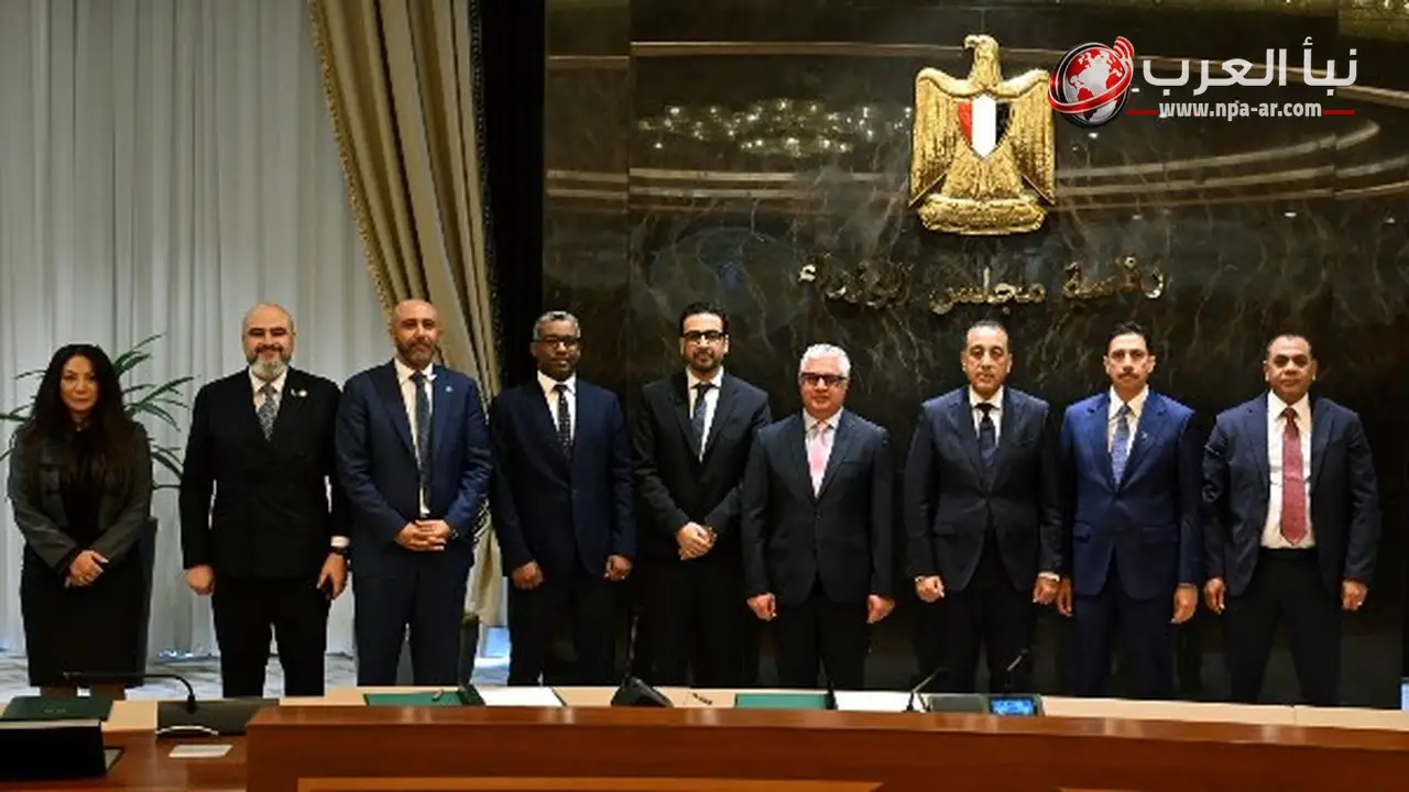 مدبولي يوقع 3 عقود لتقديم خدمات التخزين والتداول داخل المنطقة الاقتصادية لقناة السويس