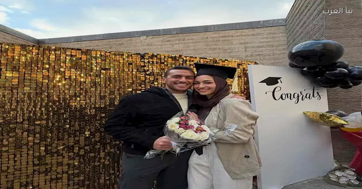 احتفال أحمد الجندي وزوجته بتخرجها من كلية الطب يتألق بأربع صور مميزة