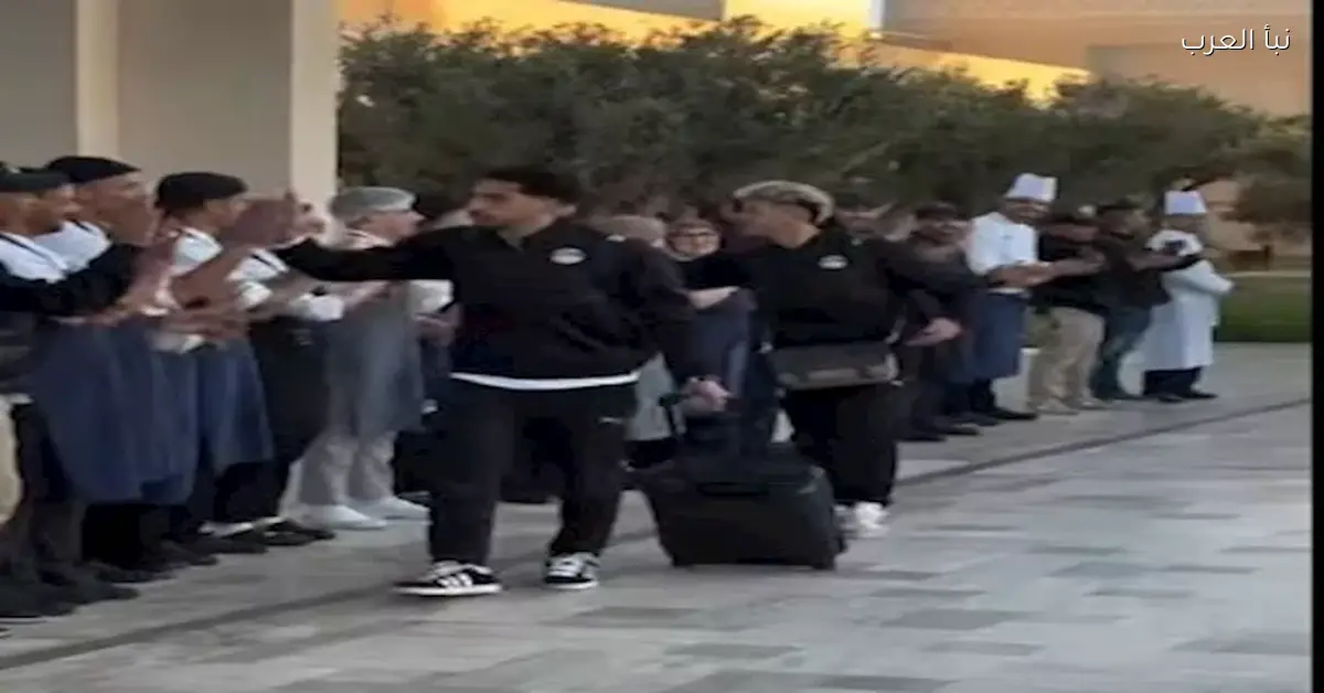 تحية وداعية من موظفي فندق إقامة منتخب مصر للاعبي الفراعنة قبل مغادرتهم أغادير