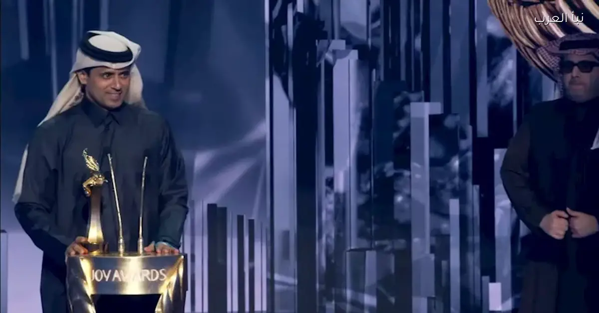 رئيس نادي باريس سان جيرمان يحصل على جائزة خلال حفل جوائز 2026