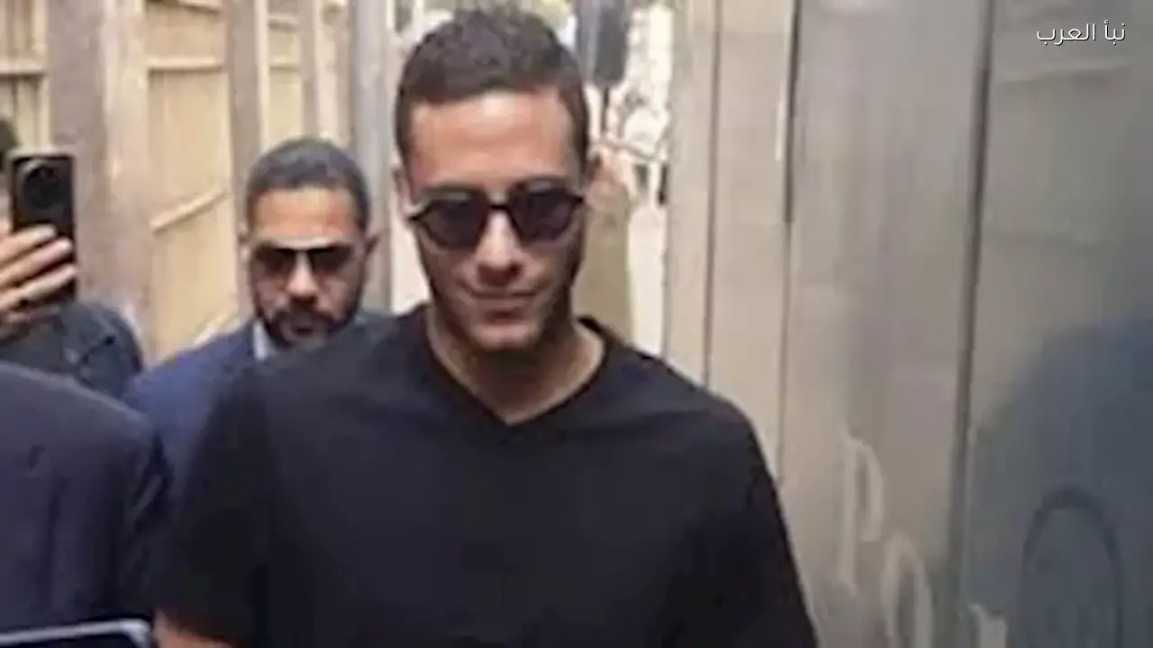 رمضان صبحي يظهر لأول مرة بعد خروجه من محبسه (صورة)