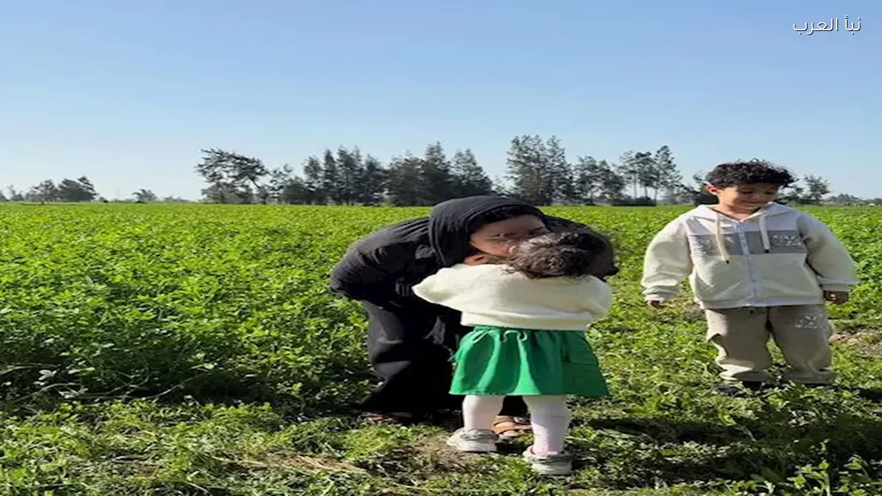 زوجة الراحل إبراهيم شيكا تنشر صورة لأبنائها مع تعليق “فحص نهائي قبل التسليم”