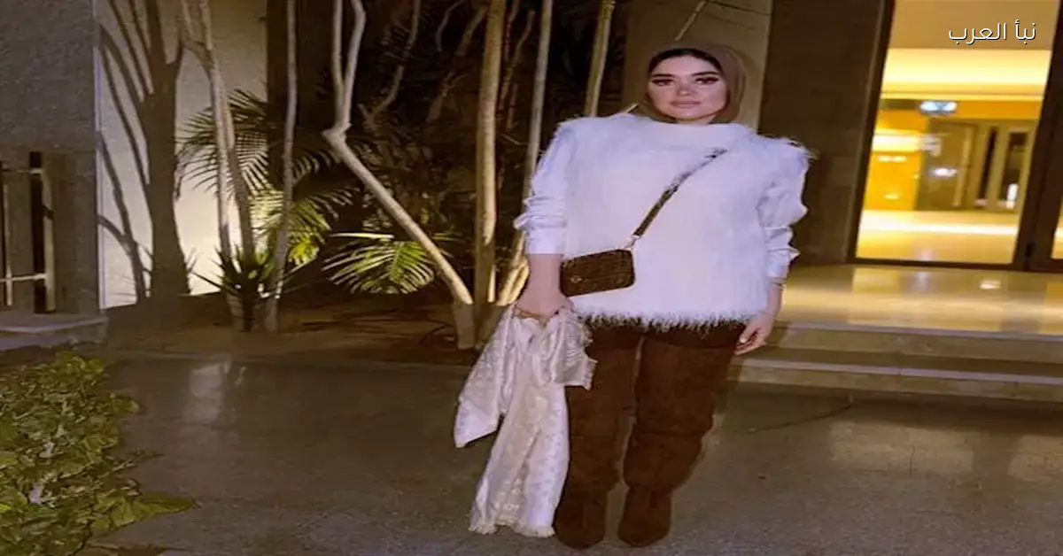 زوجة مصطفى فتحي تستقبله بمطار القاهرة برسالة رومانسية تعبر عن مشاعرها تجاهه