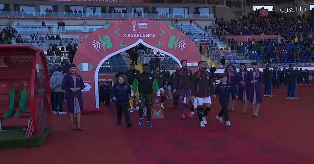 عصام الحضري يشجع منتخب مصر في مواجهة نيجيريا من المدرجات