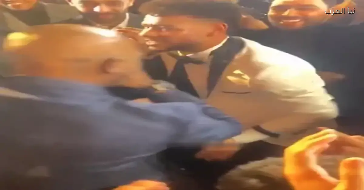 لقطة طريفة تجمع محمود الليثي وشيكابالا في حفل زفاف دونجا