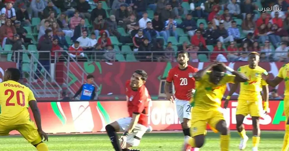 محمد حمدي يستعد للسفر إلى ألمانيا لإجراء جراحة الرباط الصليبي بعد إصابته أمام بنين