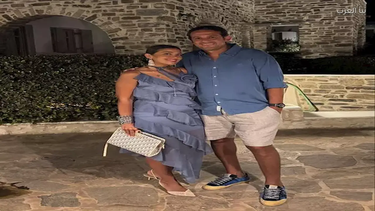 محمد فضل يحتفل بعيد ميلاده مع زوجته بصور مميزة