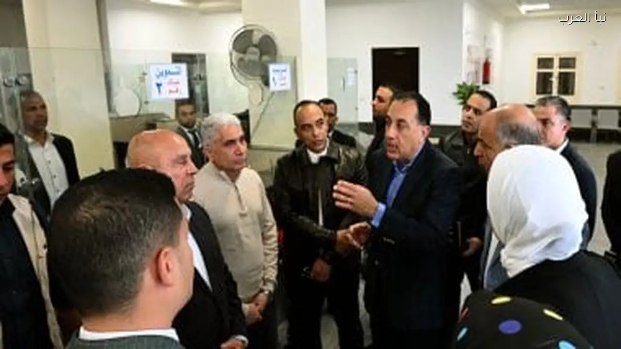 مدبولي يزور المركز التكنولوجي في قرية تونا الجبل