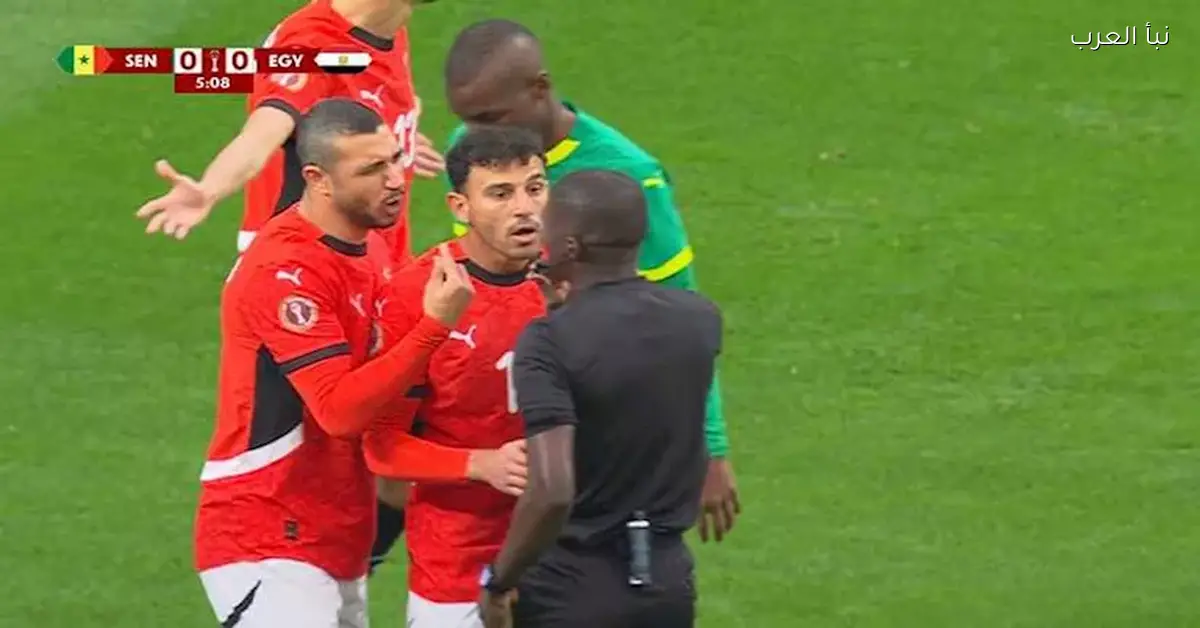 مصر تسيطر على الشوط الأول واشتباكات بين اللاعبين في نصف نهائي كأس الأمم الأفريقية ضد السنغال