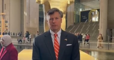 نائب وزير خارجية أمريكا يزور المتحف الكبير ويشيد بمصر