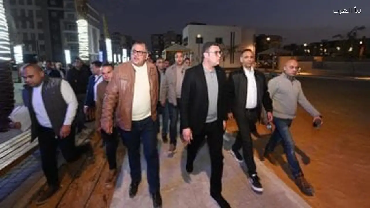 وزير الإسكان يزور مشروعات محطة كهرباء الشيخ زايد