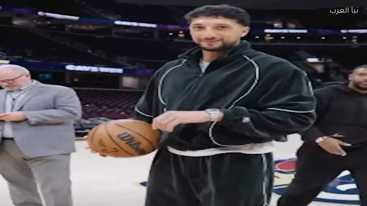 وسام أبو علي يستعرض مهاراته في كرة السلة عبر 11 صورة