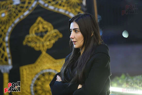 مي عمر في عزاء والدها مي عمر في عزاء والدها