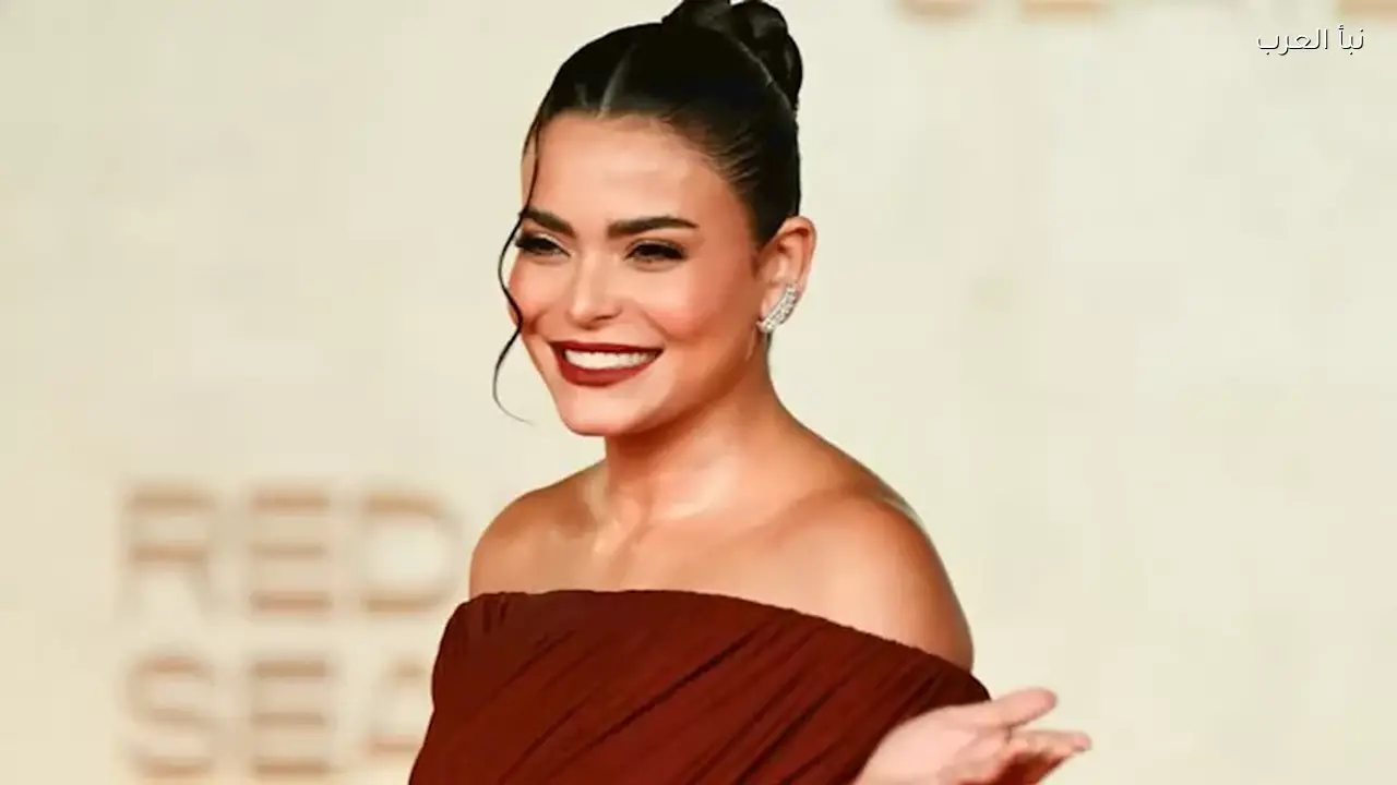 أسماء جلال تمازح مدربها في الجيم وردود فعل الجمهور