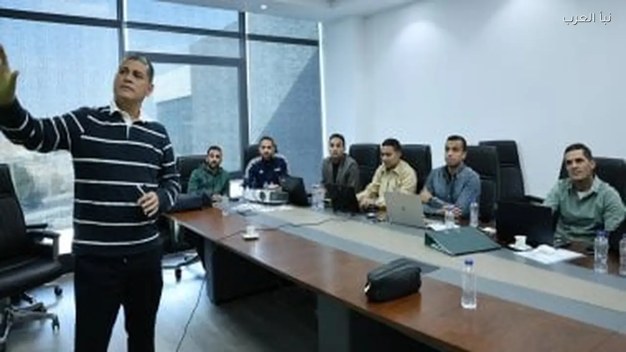 أوسكار رويز يسعى لخفض سن الحكام الدوليين إلى 23 عاماً