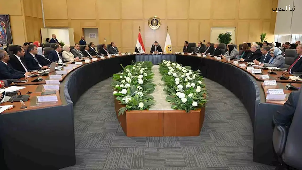 اجتماع وزير الصناعة لوضع خطة المرحلة المقبلة