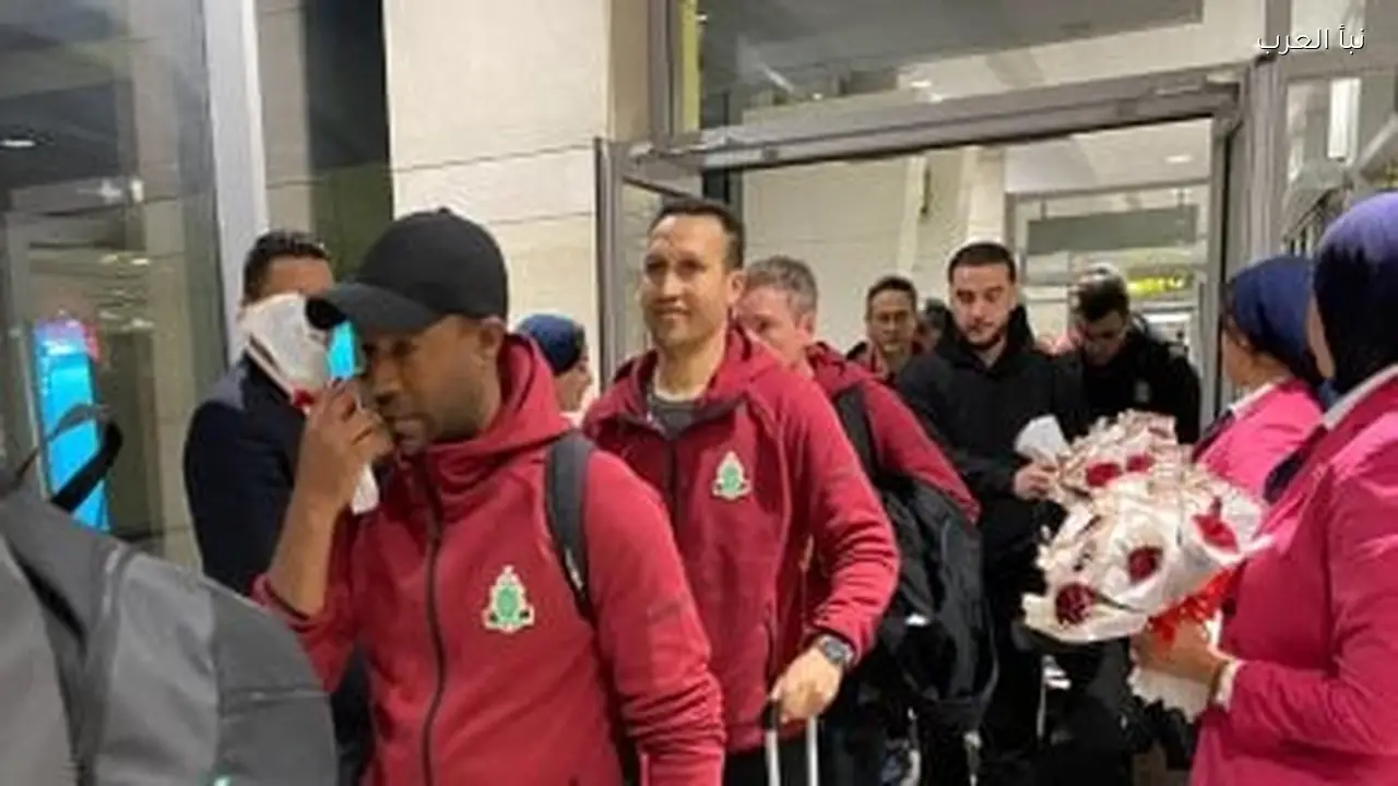 استقبال بعثة الجيش الملكي المغربي بالورود في القاهرة