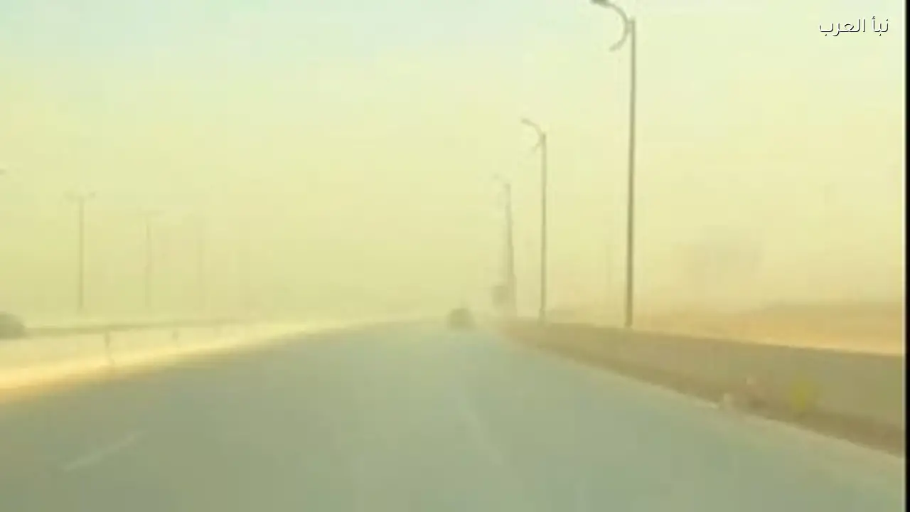 الأرصاد تحذر المواطنين من الاقتراب من اللوحات الإعلانية وأعمدة الإنارة