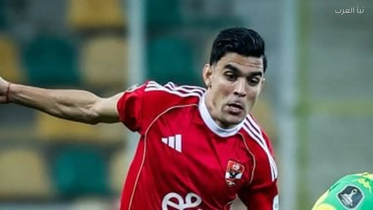 بن شرقي يتدخل لتهدئة لاعبي الأهلي والجيش الملكي