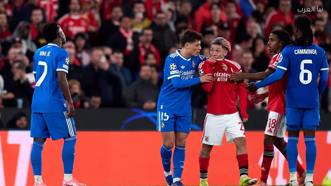 بنفيكا يوقف 5 مشجعين بسبب تصرفاتهم العنصرية ضد فينيسيوس