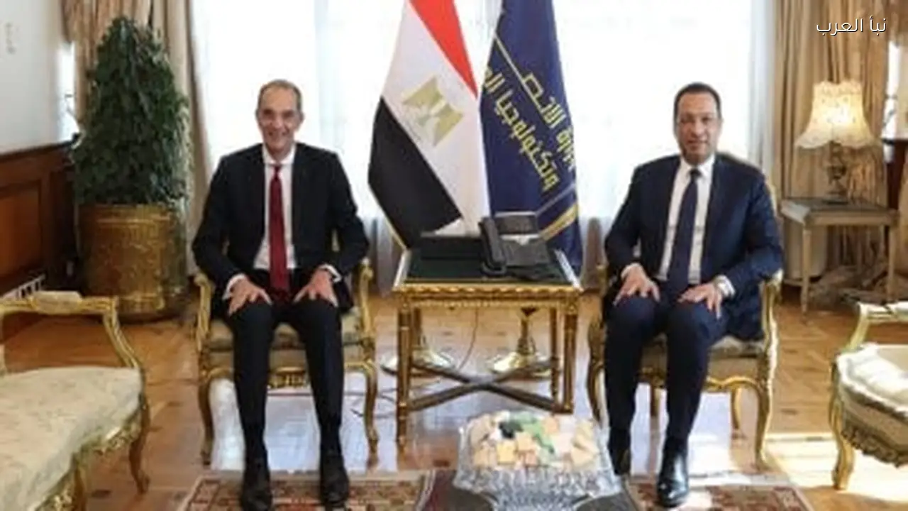 تسليم وتسلم وزارة الاتصالات بين الوزيرين السابق والحالي