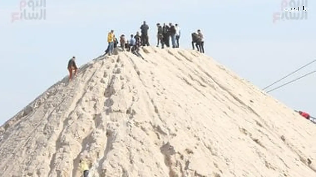 جبل الملح ببورسعيد معلم سياحي فريد يجذب السائحين