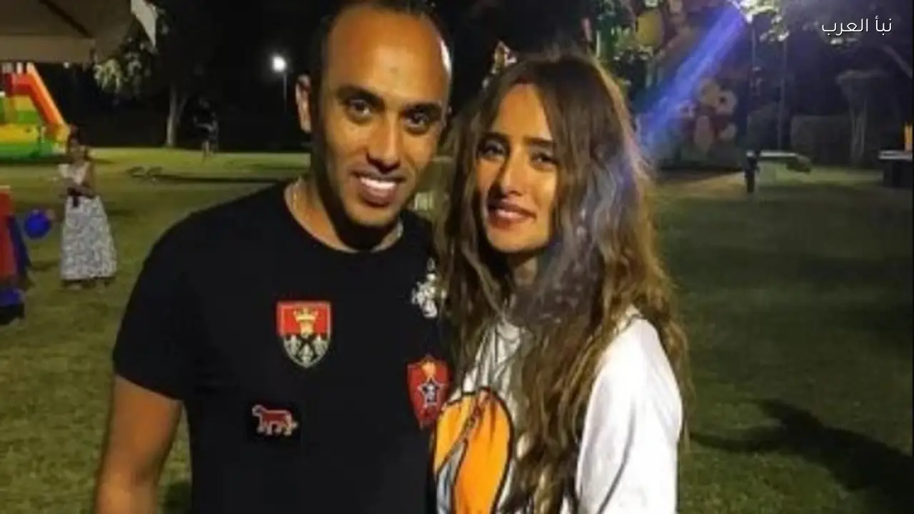 جثمان شقيق الفنانة زينة يصل إلى مسجد حسن الشربتلي