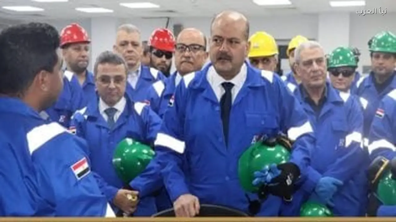 رئيس القابضة للبتروكيماويات يراقب خطط زيادة الإنتاج