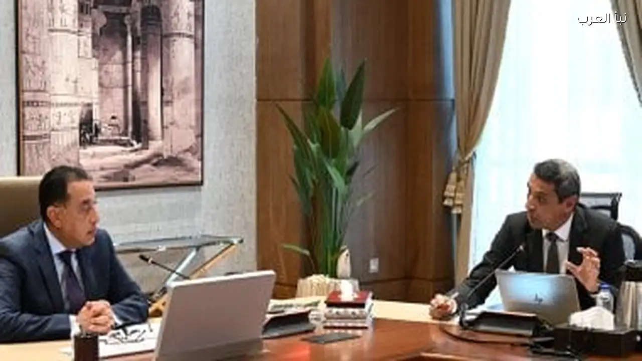 رئيس الوزراء يطلع على سير تنفيذ المشروعات في السويس