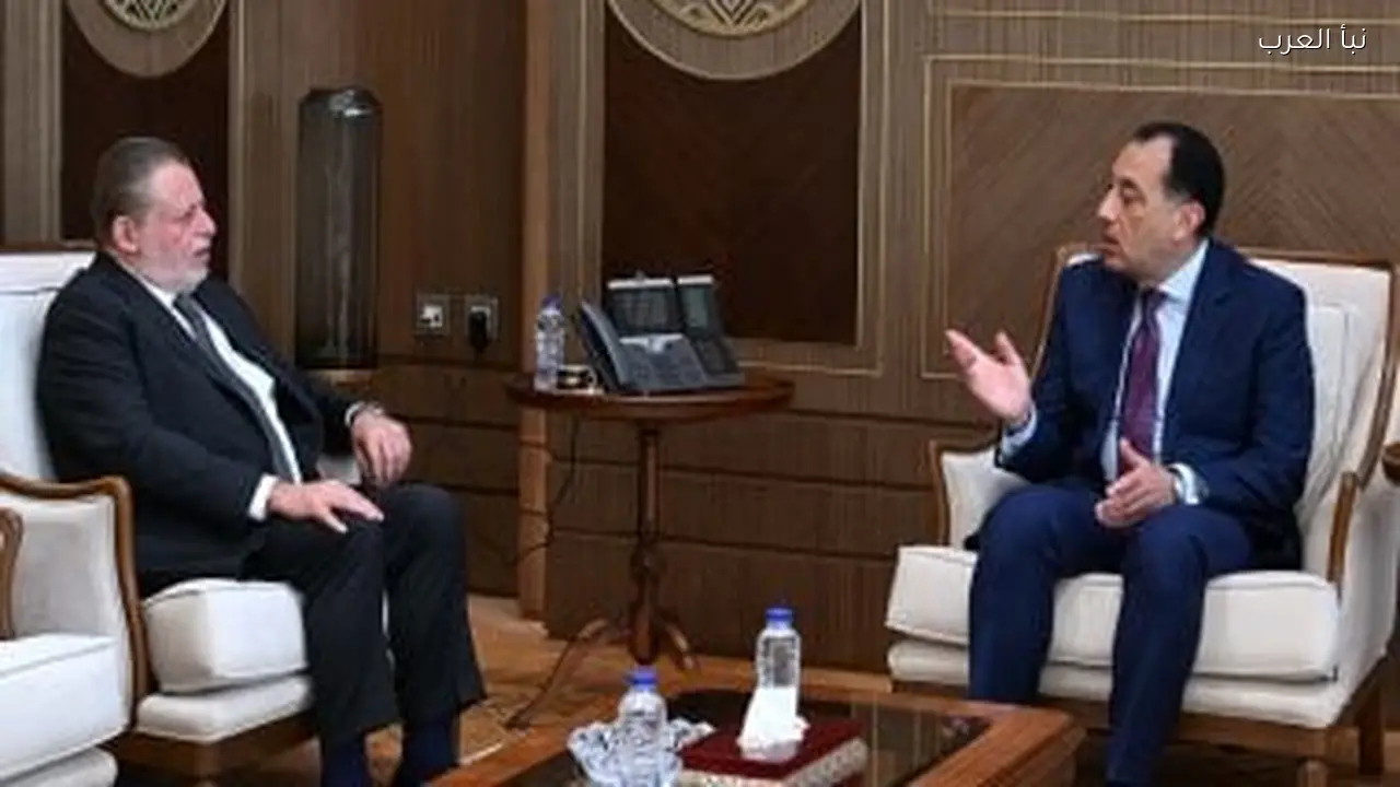 رئيس الوزراء يناقش قضايا هامة مع محافظ البنك المركزي