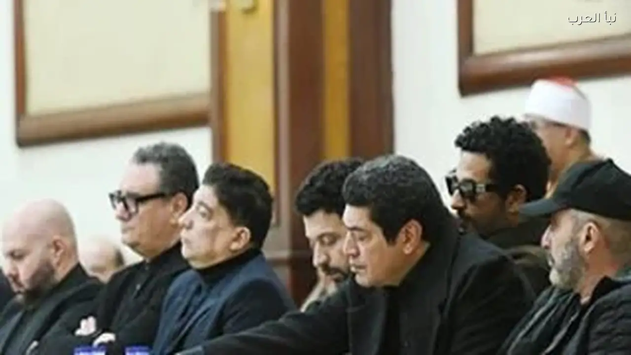 زينة تشارك في عزاء شقيقها بحضور نجوم الفن والإعلام