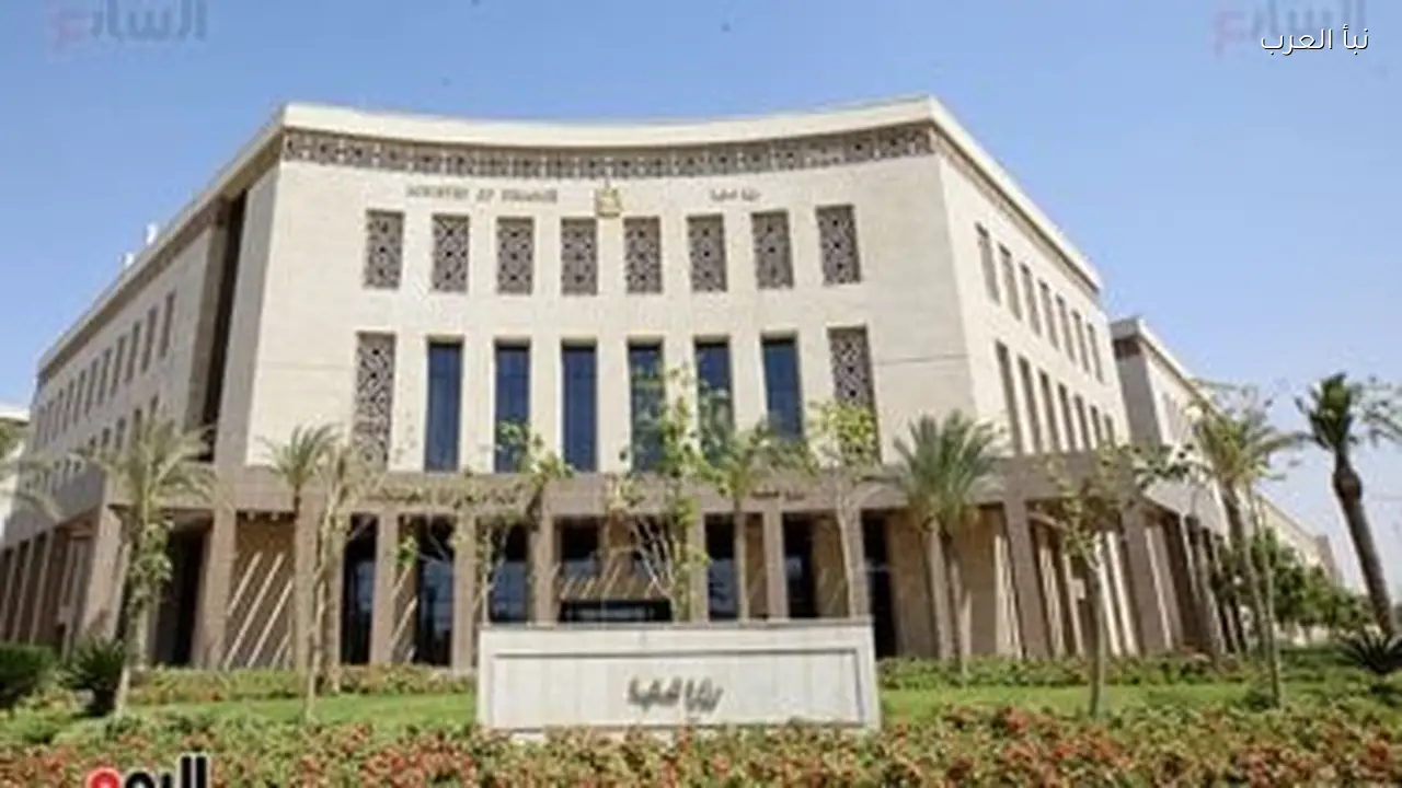 صرف مرتبات العاملين بالدولة يبدأ غدًا بمناسبة رمضان