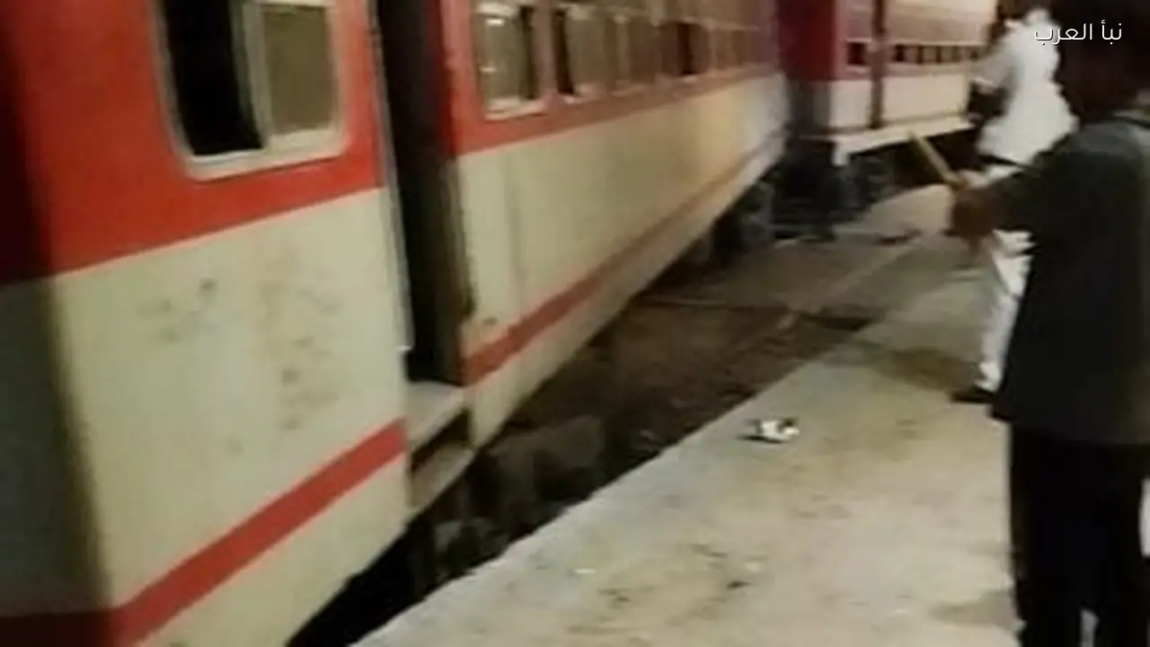 عربة تخرج عن القضبان توقف قطارات القاهرة – الإسكندرية مؤقتًا