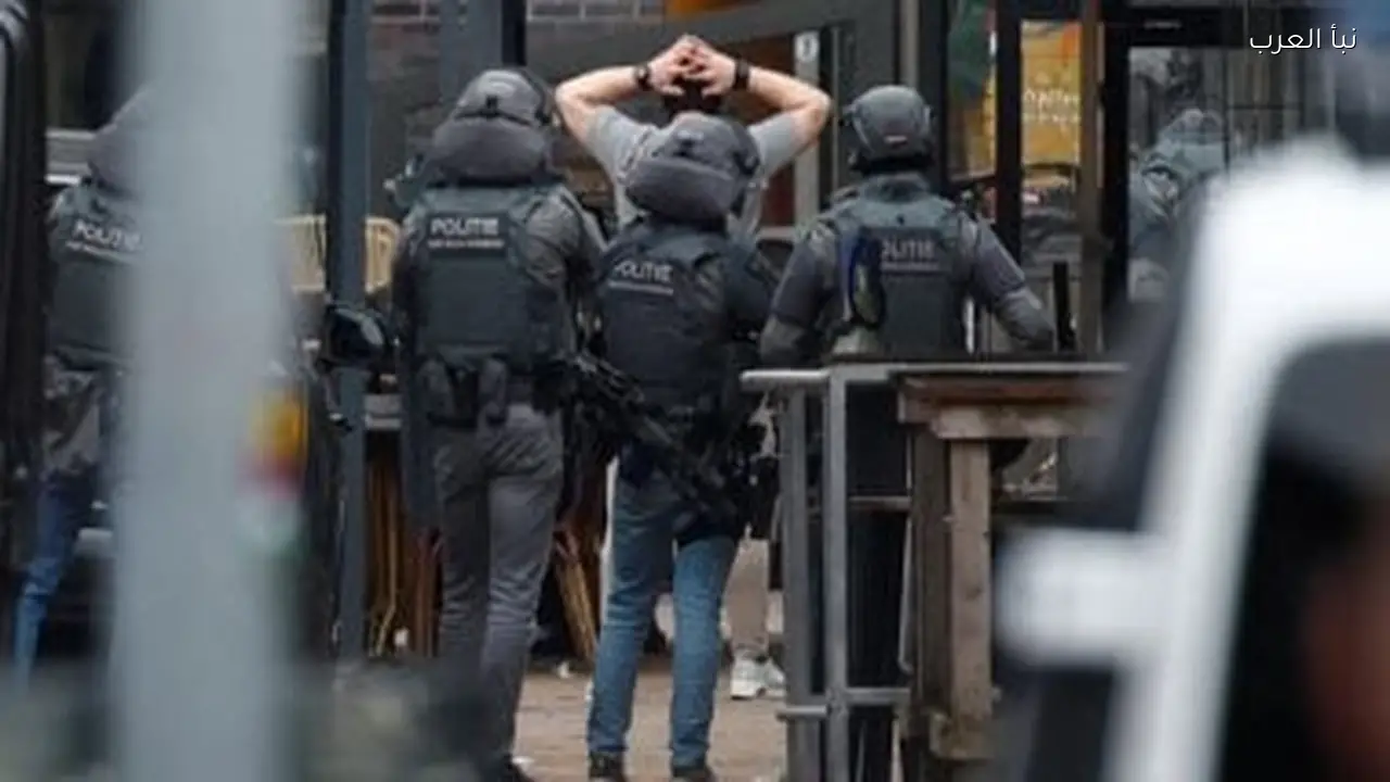 فرنسا تفكك شبكة احتيال في متحف اللوفر وتعتقل موظفين