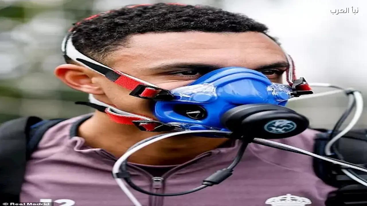 لاعبو ريال مدريد يرتدون أقنعة غريبة خلال التدريب