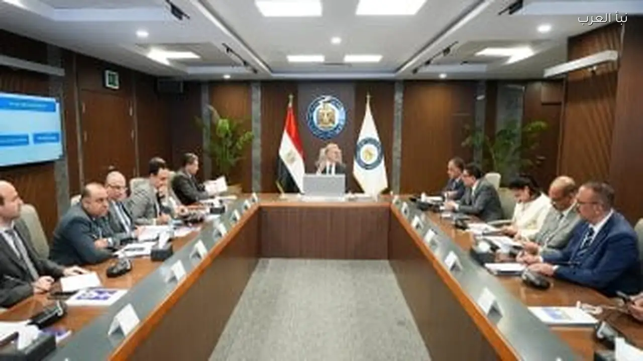 ميناء الحمراء يبدأ اليوم تخزين وتداول البترول لحساب الغير