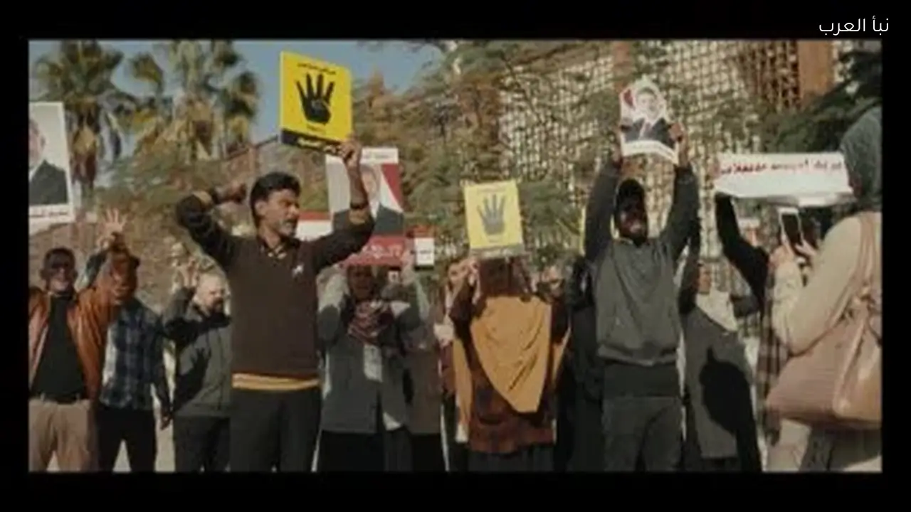 هبة عبد الغني تطلب من كارولين تصوير المظاهرات في الحلقة 7 من مسلسل رأس الأفعى