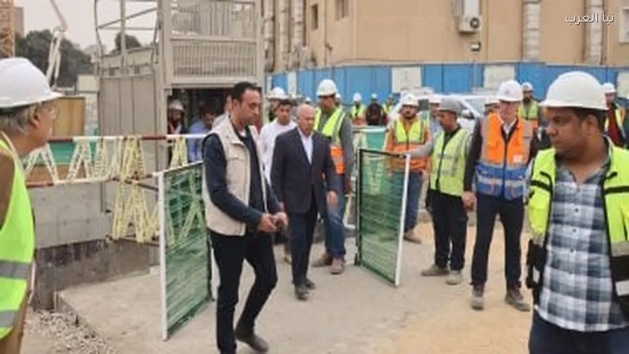 هبوط أرضي بالقرب من محطة مترو الملك الصالح ووزير النقل يتفقد الموقع