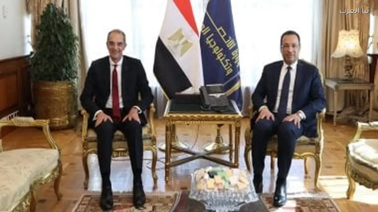 وزير الاتصالات يؤكد أهمية تطوير البنية التحتية الرقمية