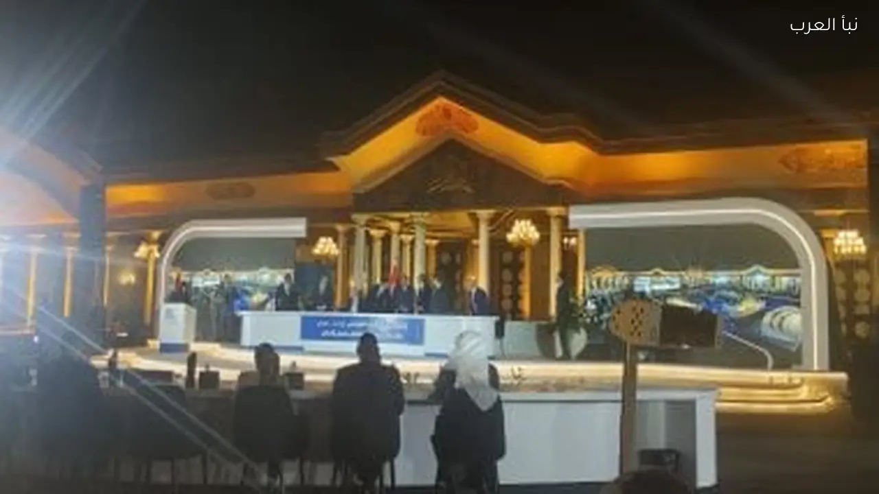 وزير الاتصالات يعلن عن توقيع صفقة ترددات جديدة تضيف 410 ميجاهرتز