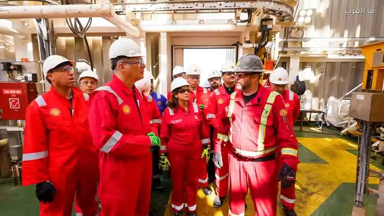 وزير البترول يتفقد حفر أول بئر غاز بحقل غرب مينا