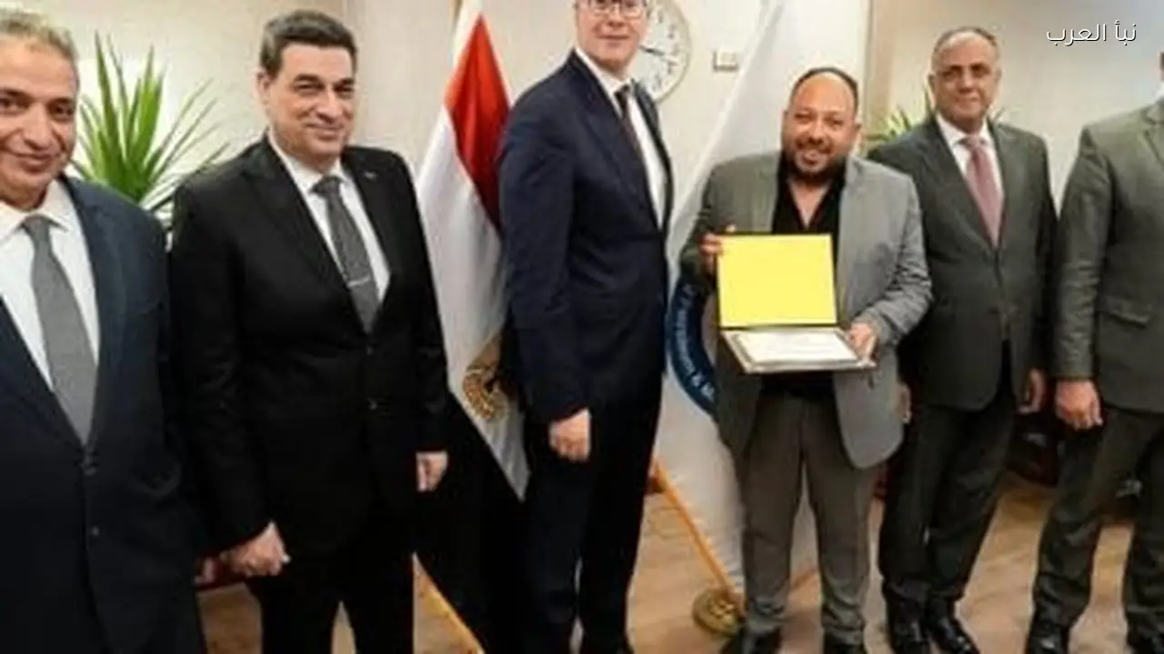 وزير البترول يكرم فريق تطوير مادة كيميائية محلية لآبار النفط