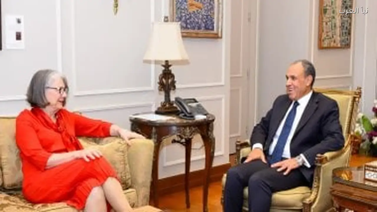 وزير الخارجية يلتقي رئيسة الاتحاد الدولي للهلال والصليب الأحمر