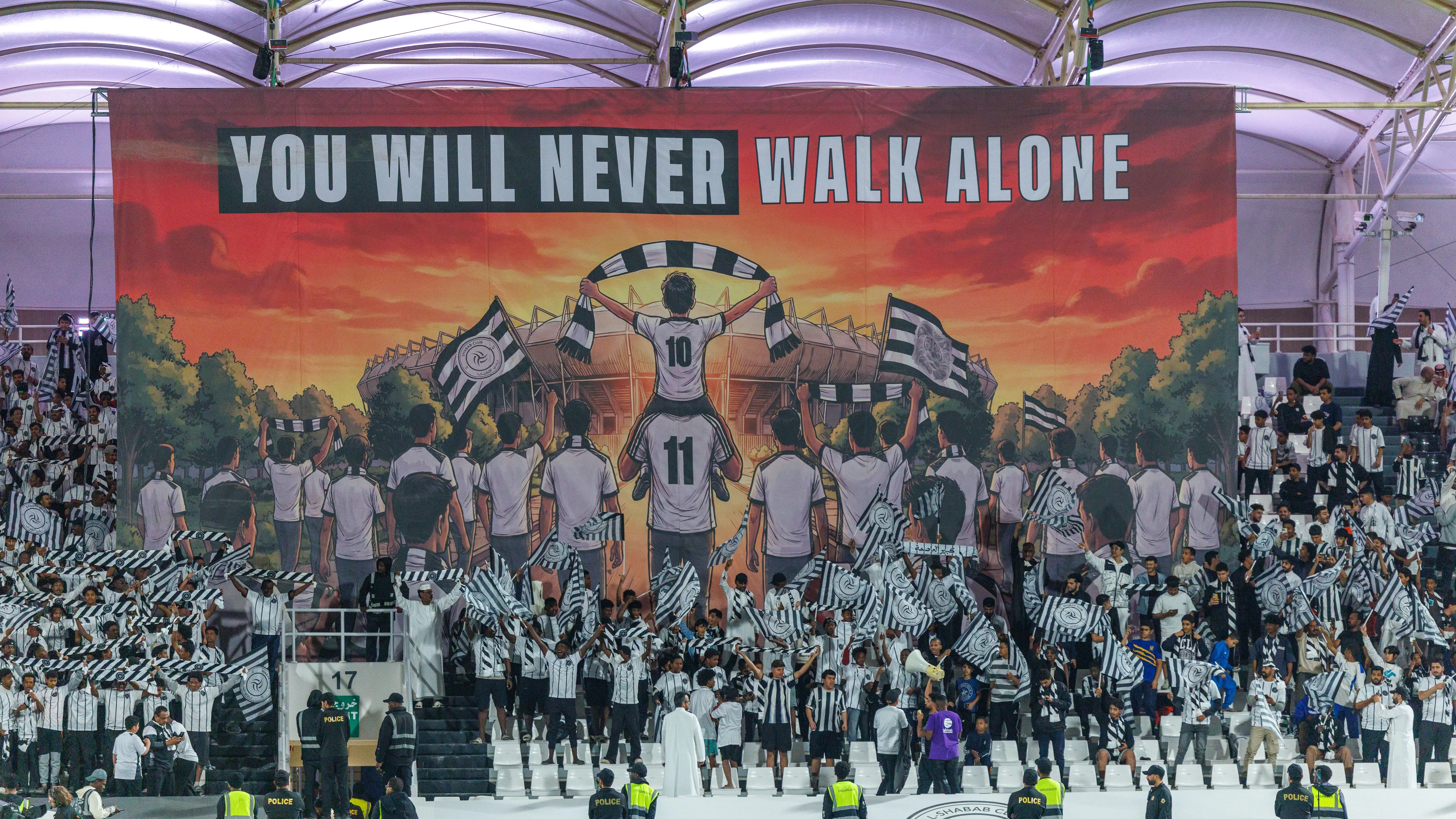 الشباب يواجه الهلال بجماهير ليفربول