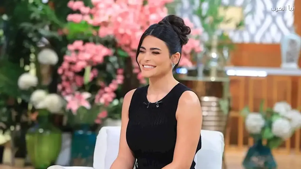 أسماء جلال تتحدث عن تجربتها مع طارق العريان في “السلم والثعبان”