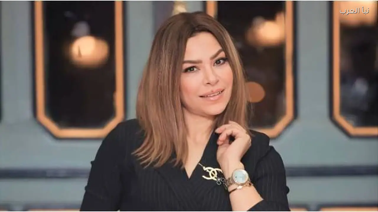 ألفت عمر تعلق في السعودية بعد غلق المجال الجوي وتطلب الدعاء للعودة